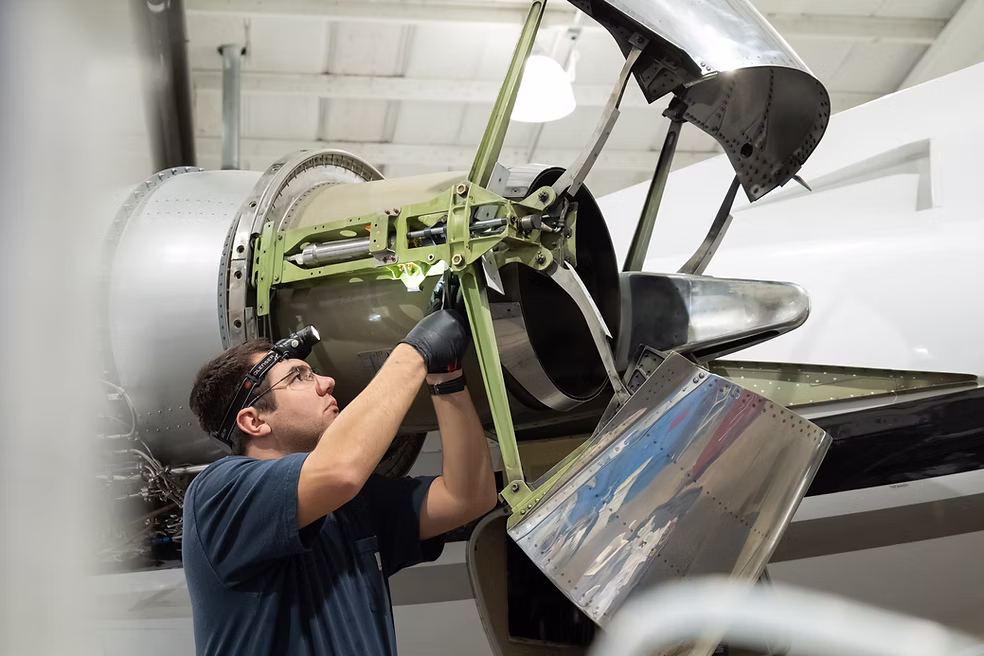 Aircraft maintenance at Michigan Aviation
